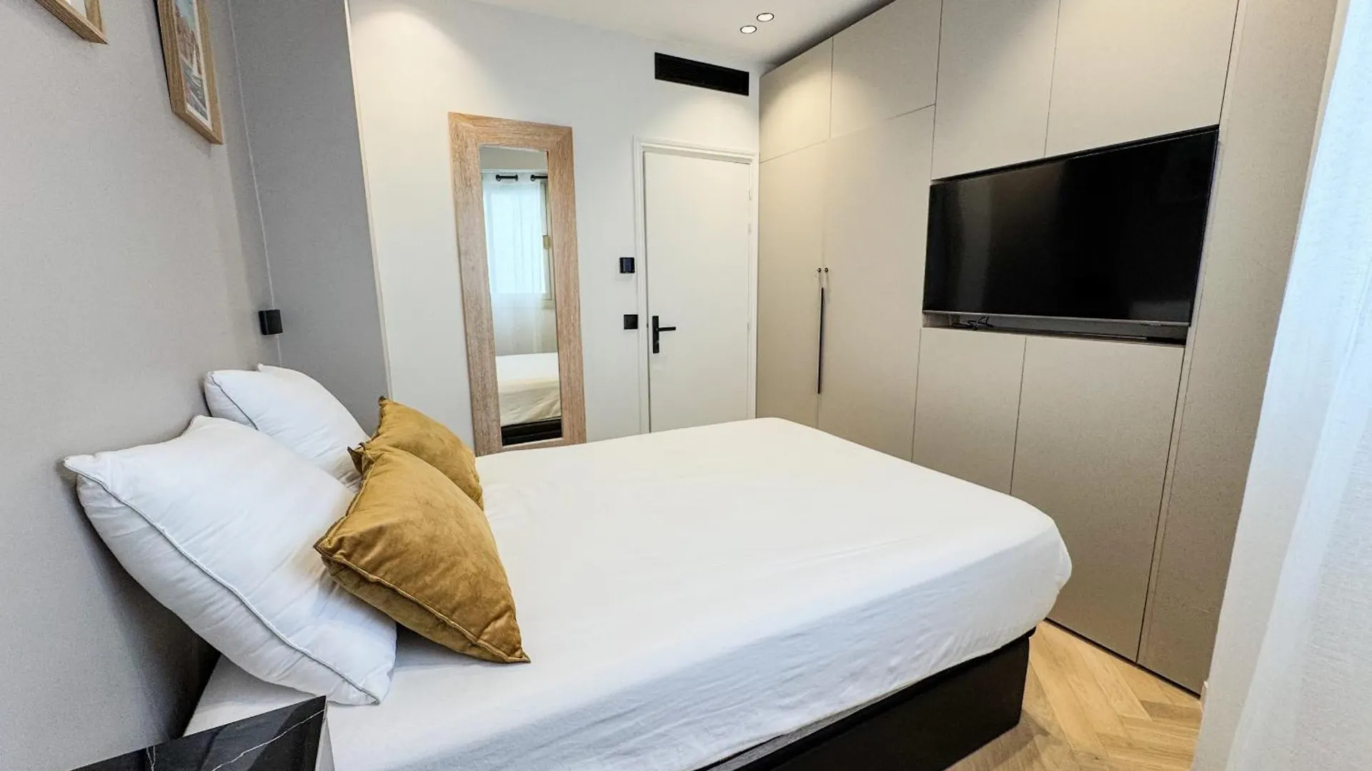 Duboy D Angers Marriott Cannes Apartment